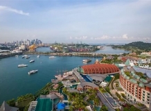 Вид на Сингапур и монорельсу (голубой вагончик)